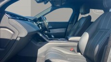 Land Rover Range Rover Velar 3.0 D300 MHEV R-Dynamic SE 5dr Auto Diesel Estate